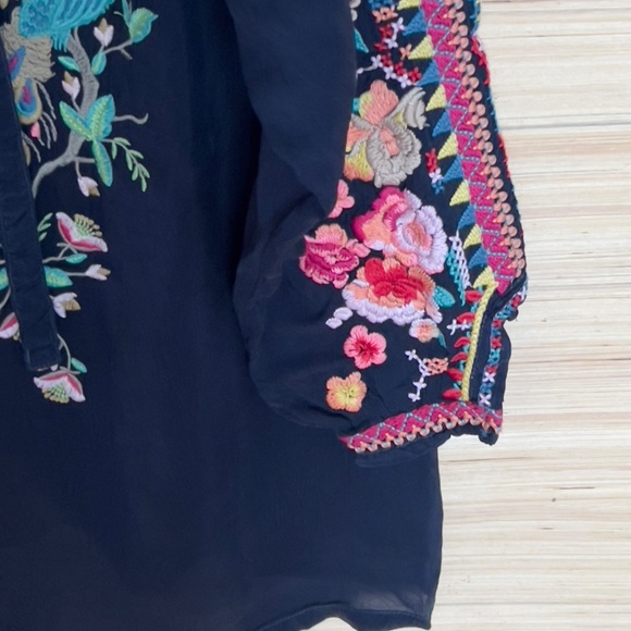 Johnny Was floral rayon embroidered tunic top sz XS blue multicolor buttons tie - Picture 13 of 16